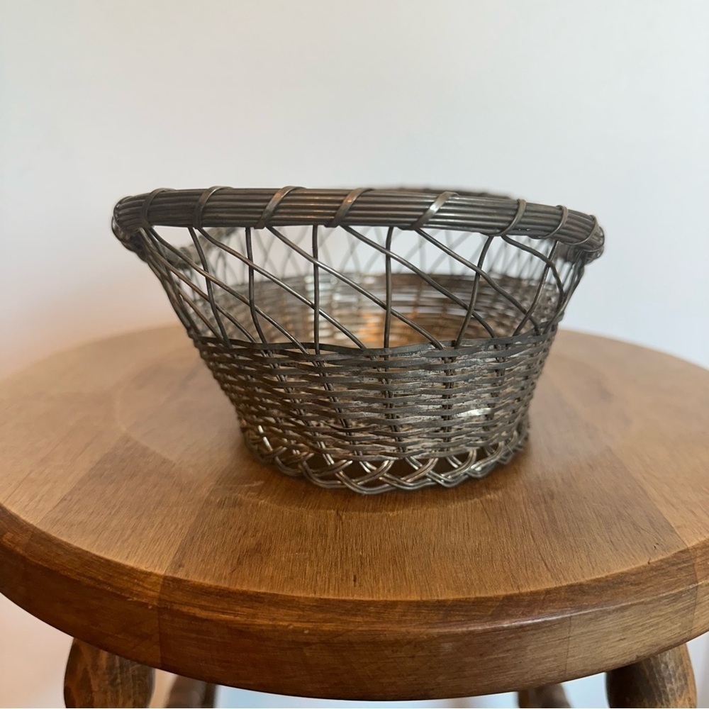 Vintage Silver Plated French Baguette  Basket Dinner Rolls Buns Woven Patina - Picture 2 of 12